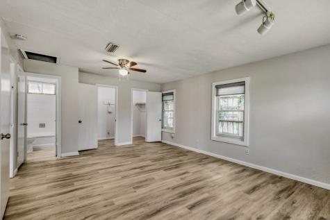 1017 Hoke Smith Drive Dallas TX 75224