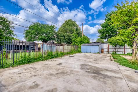 1017 Hoke Smith Drive Dallas TX 75224