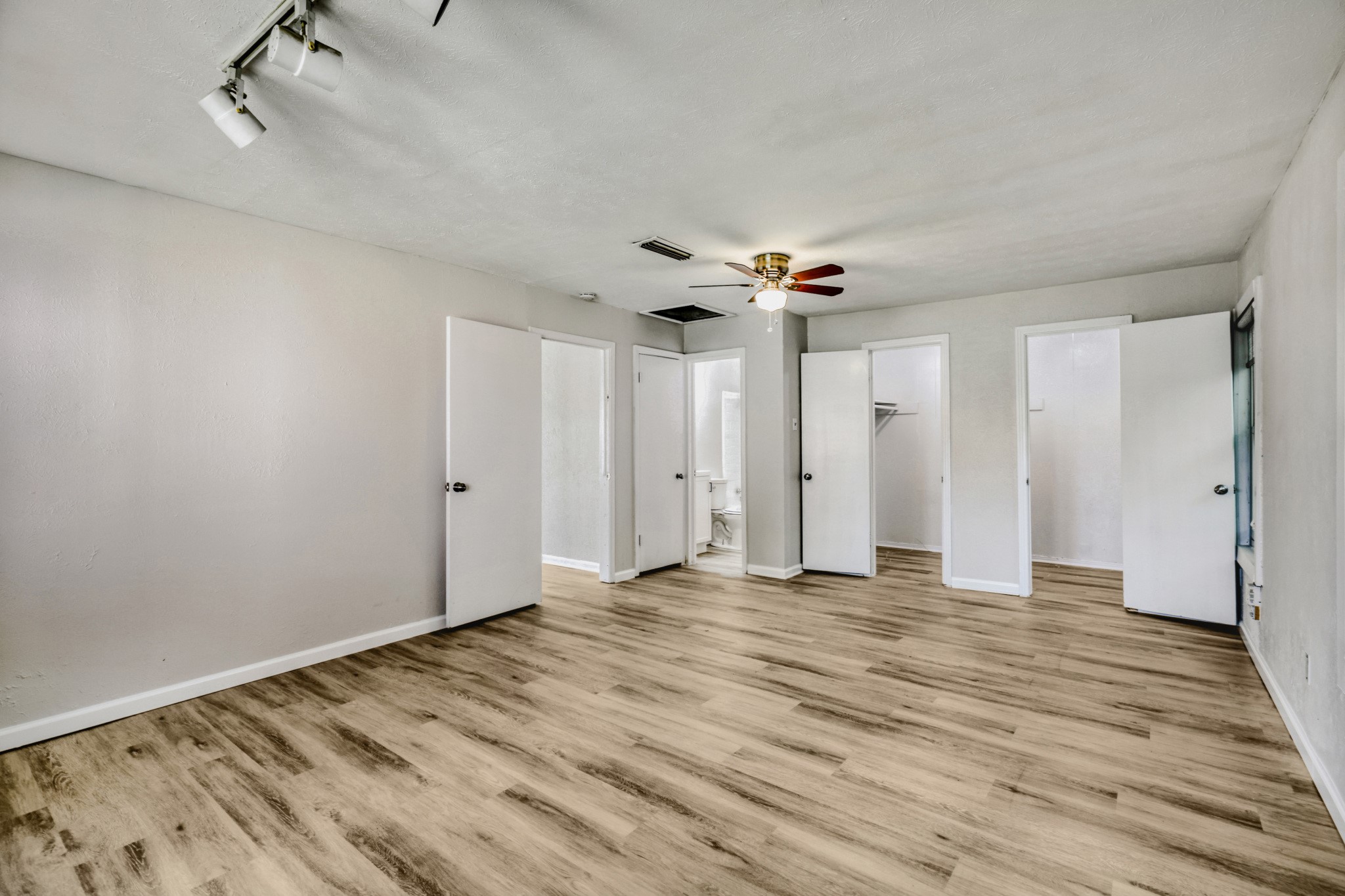 1017 Hoke Smith Drive Dallas TX 75224
