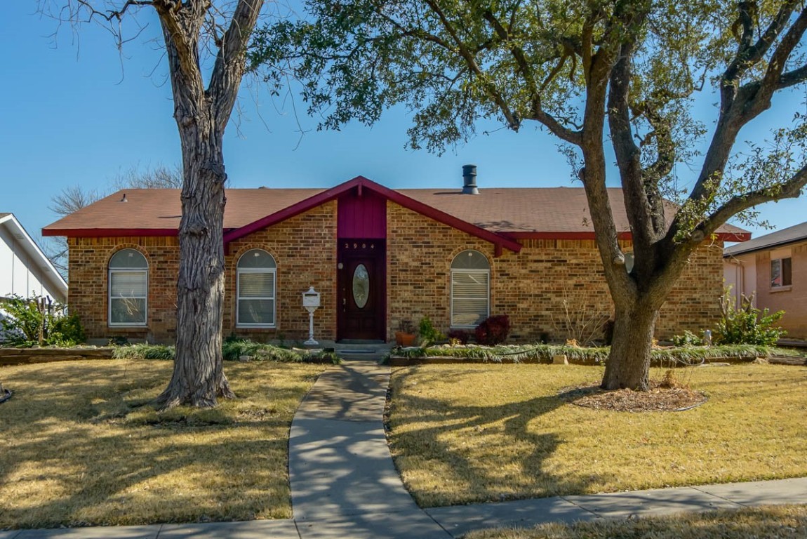 2904 Woodhaven Carrollton TX 75007