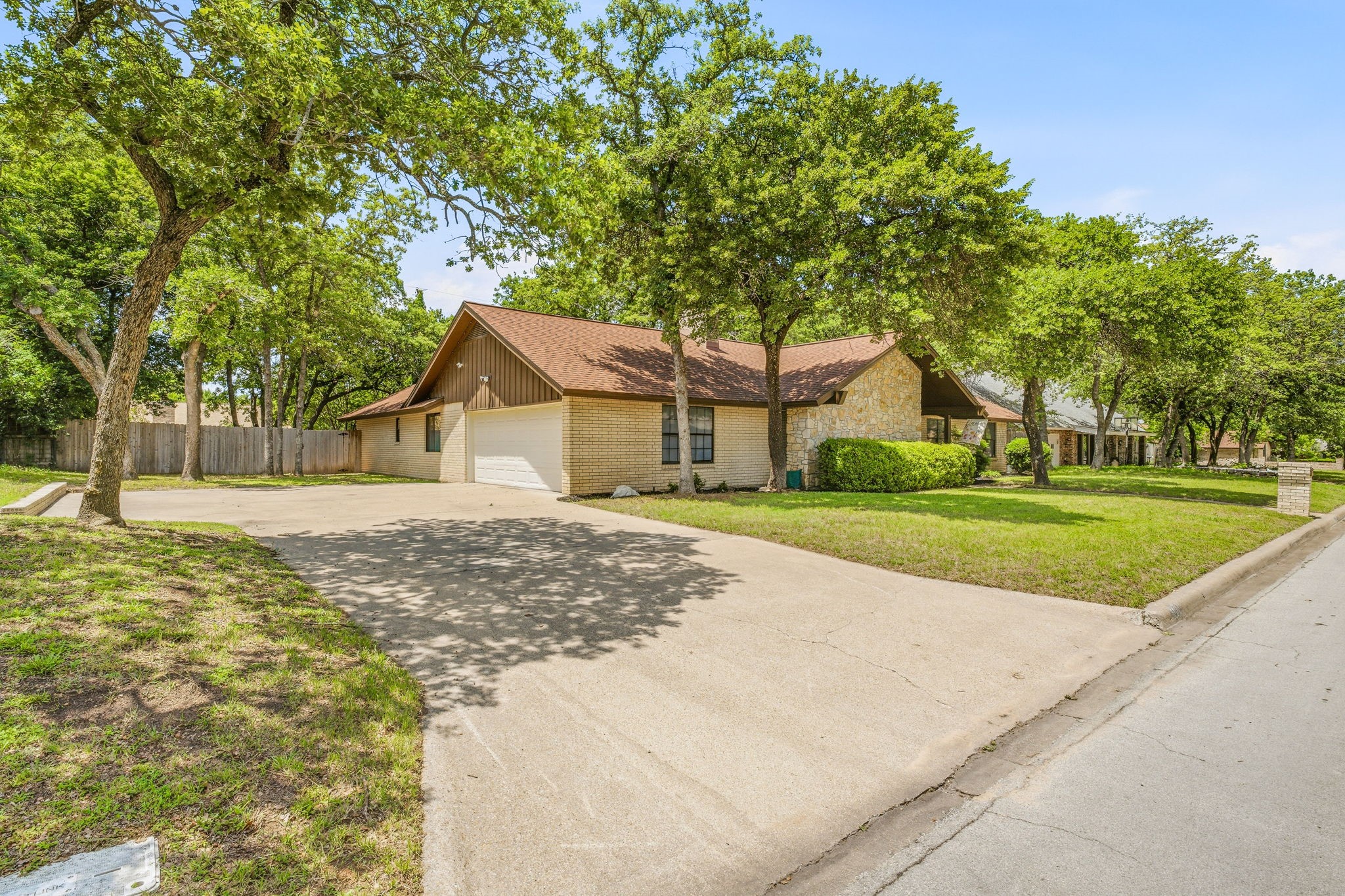 1014 N Charlotte Avenue Stephenville TX 76401