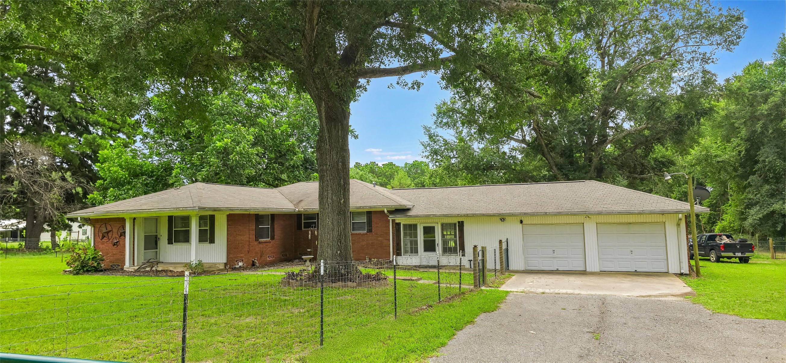 512 An County Road 161 Elkhart TX 75839