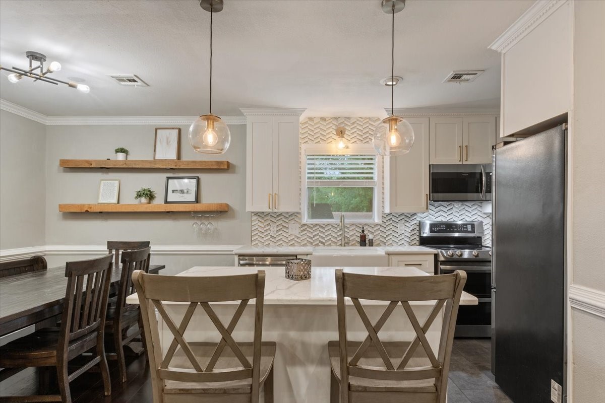 719 Wooded Crest Drive Woodway TX 76712