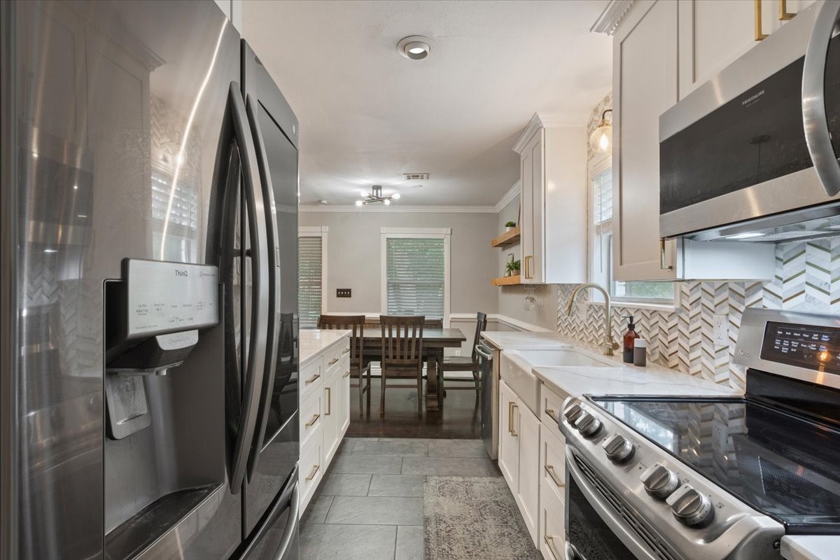719 Wooded Crest Drive Woodway TX 76712