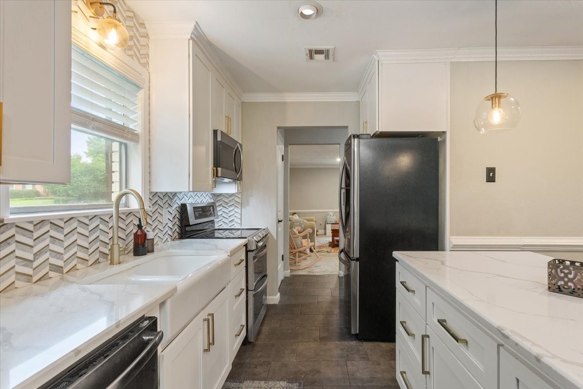 719 Wooded Crest Drive Woodway TX 76712