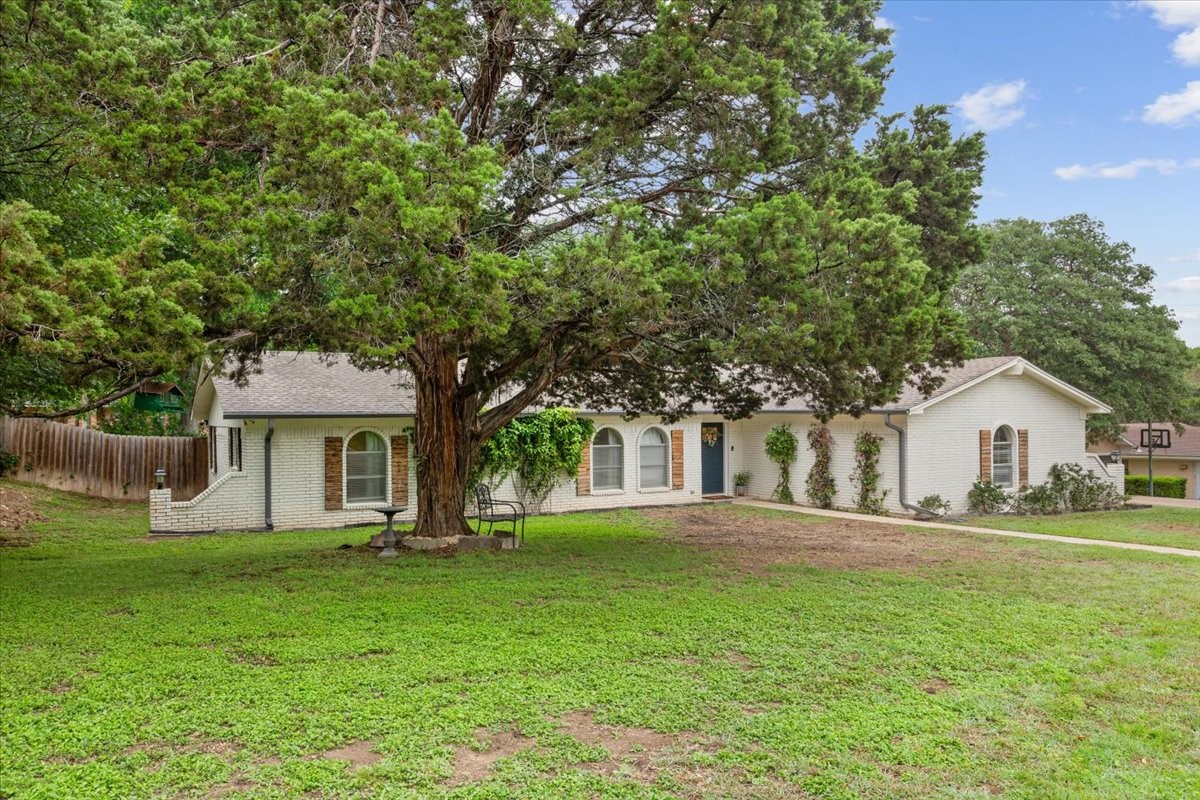 719 Wooded Crest Drive Woodway TX 76712