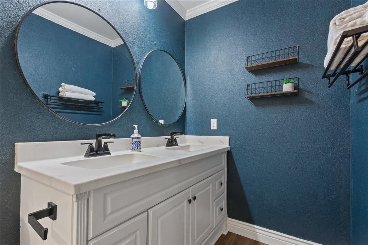 719 Wooded Crest Drive Woodway TX 76712