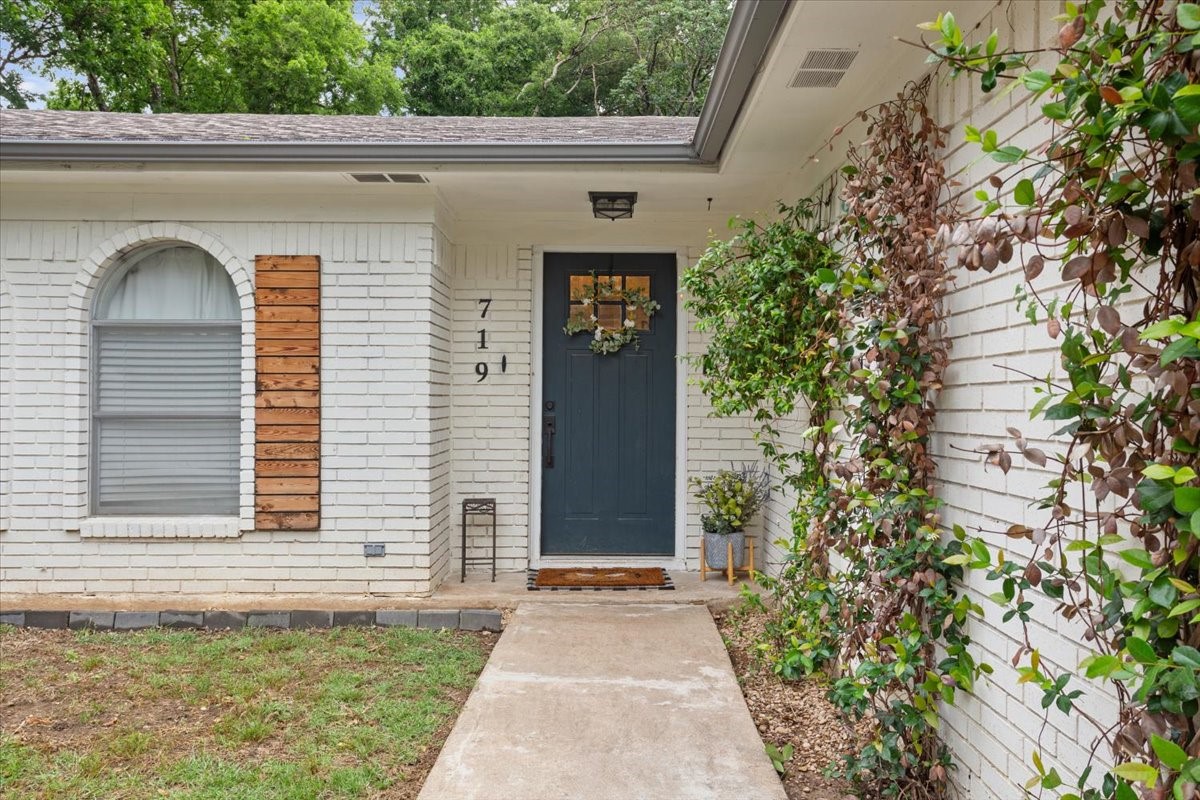 719 Wooded Crest Drive Woodway TX 76712