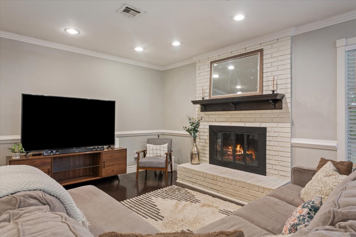 719 Wooded Crest Drive Woodway TX 76712