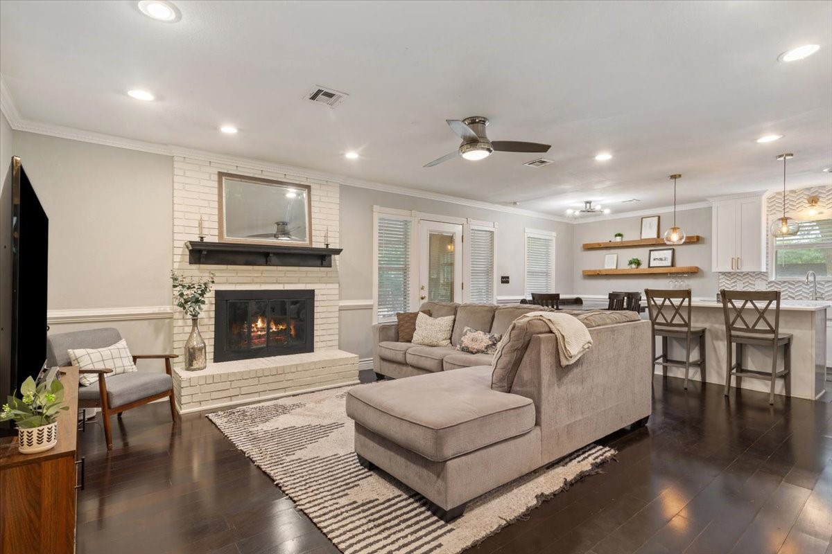 719 Wooded Crest Drive Woodway TX 76712