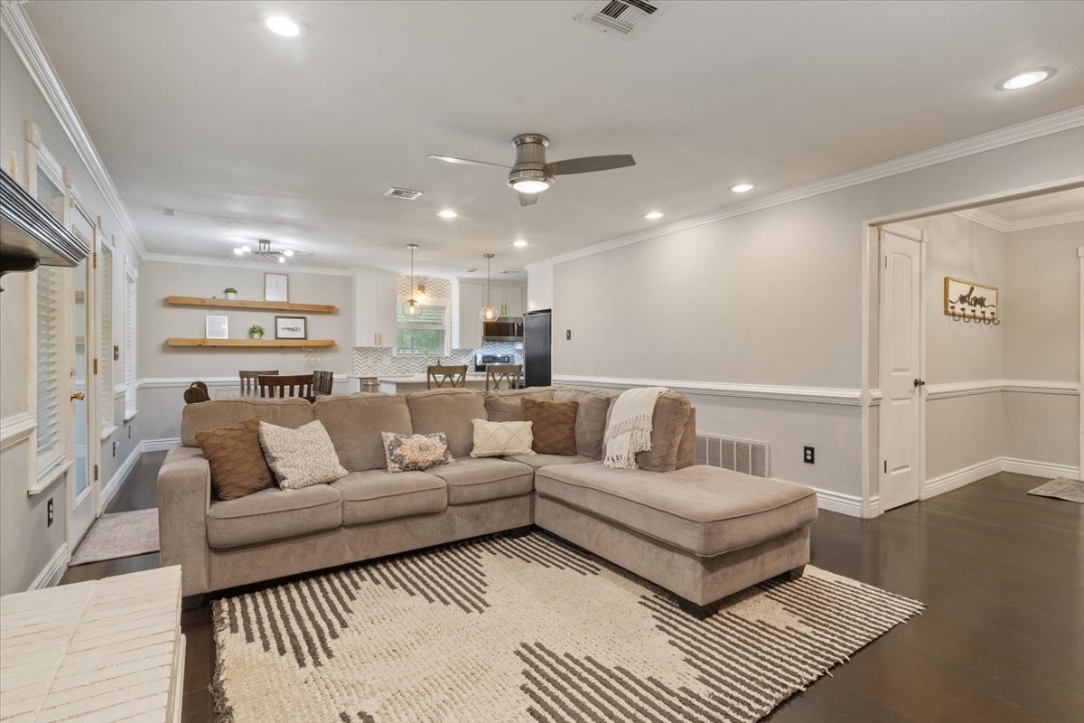 719 Wooded Crest Drive Woodway TX 76712