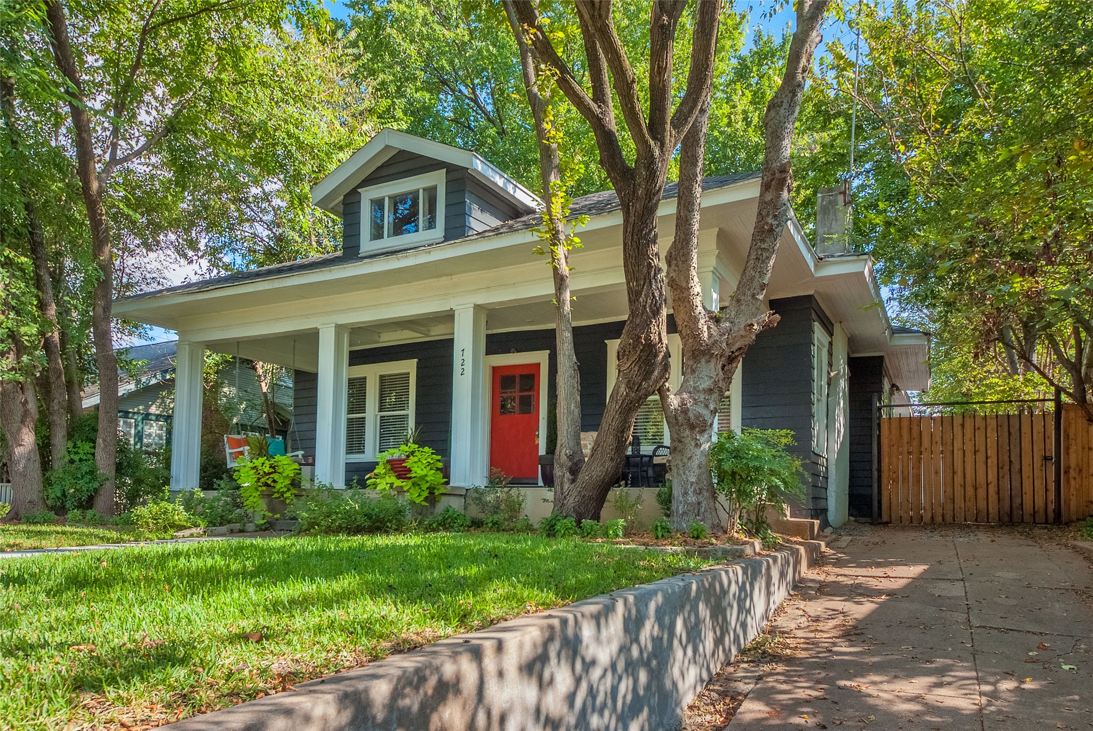 722 Huntley Street Dallas TX 75214