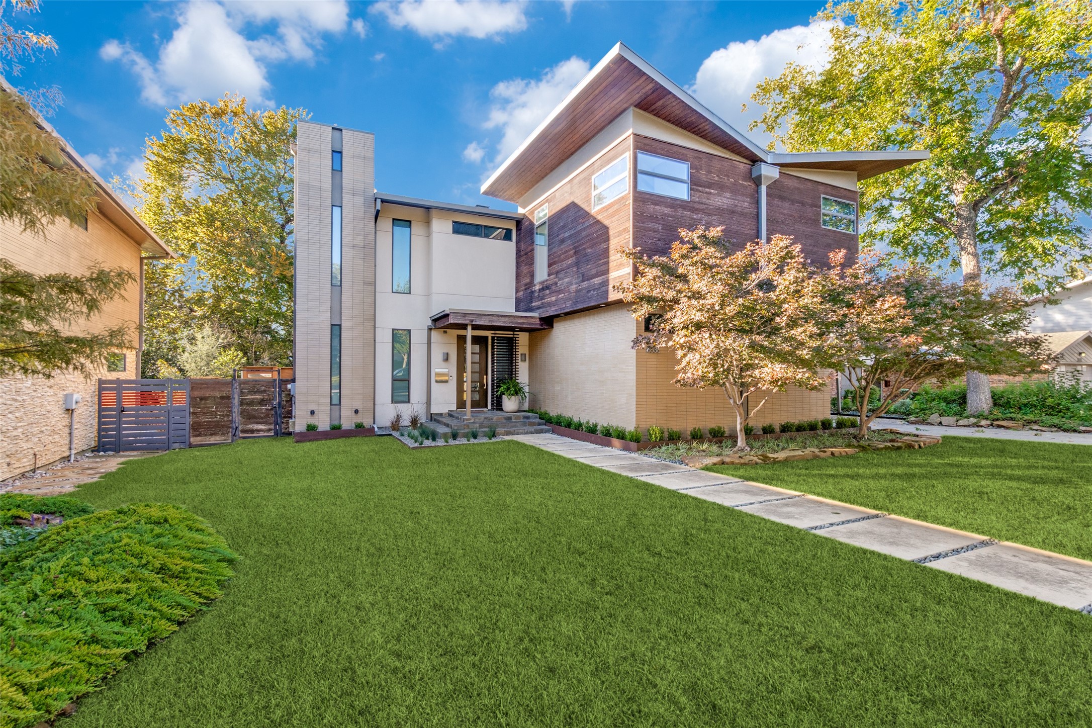 6536 Lake Circle Drive Dallas TX 75214