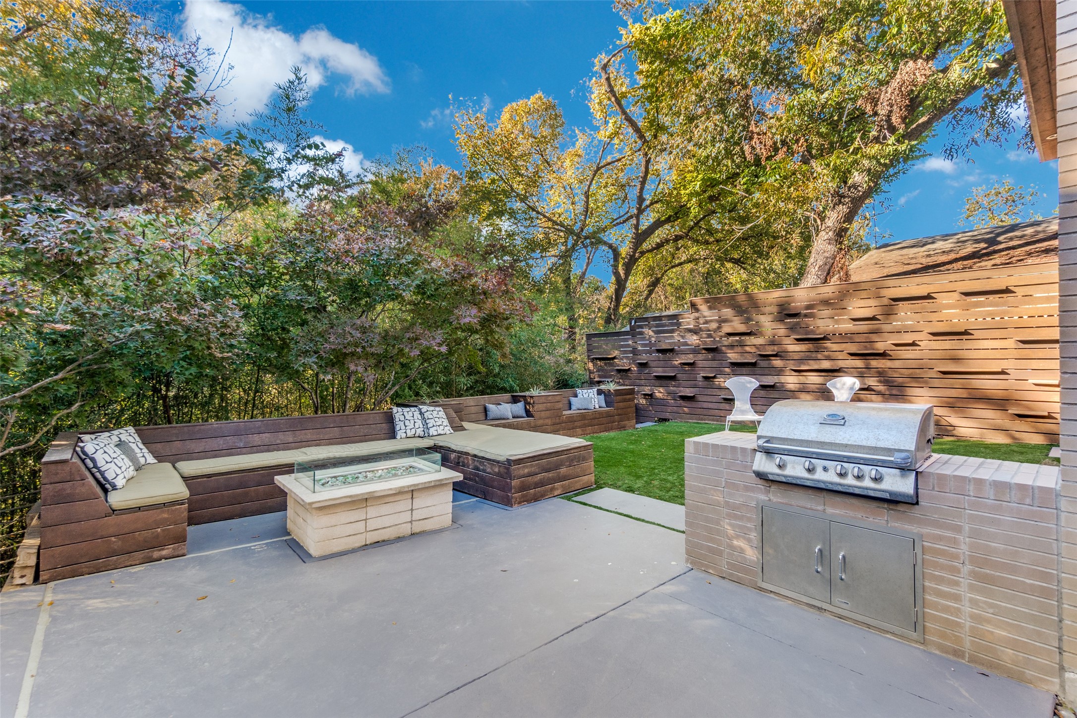 6536 Lake Circle Drive Dallas TX 75214