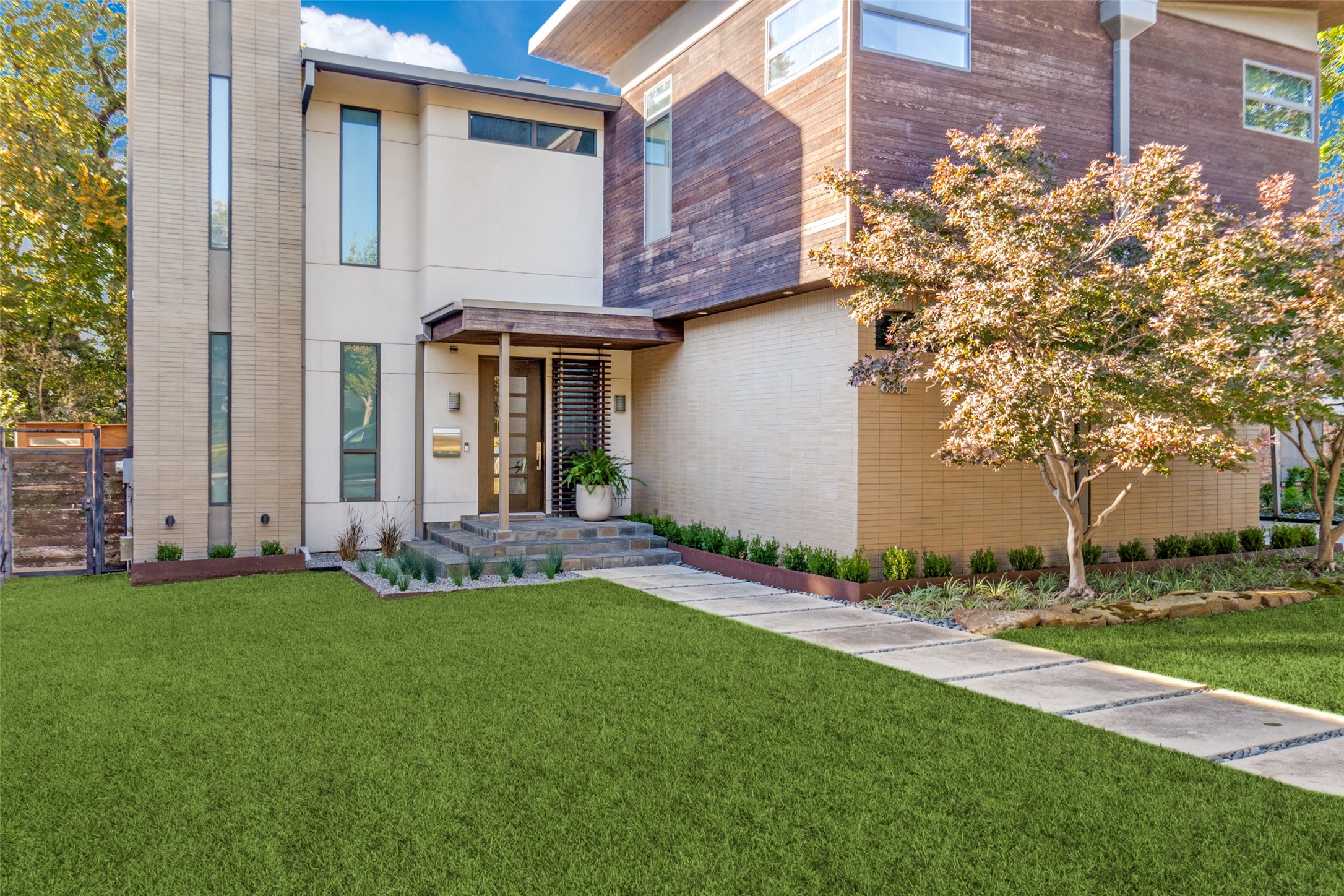 6536 Lake Circle Drive Dallas TX 75214