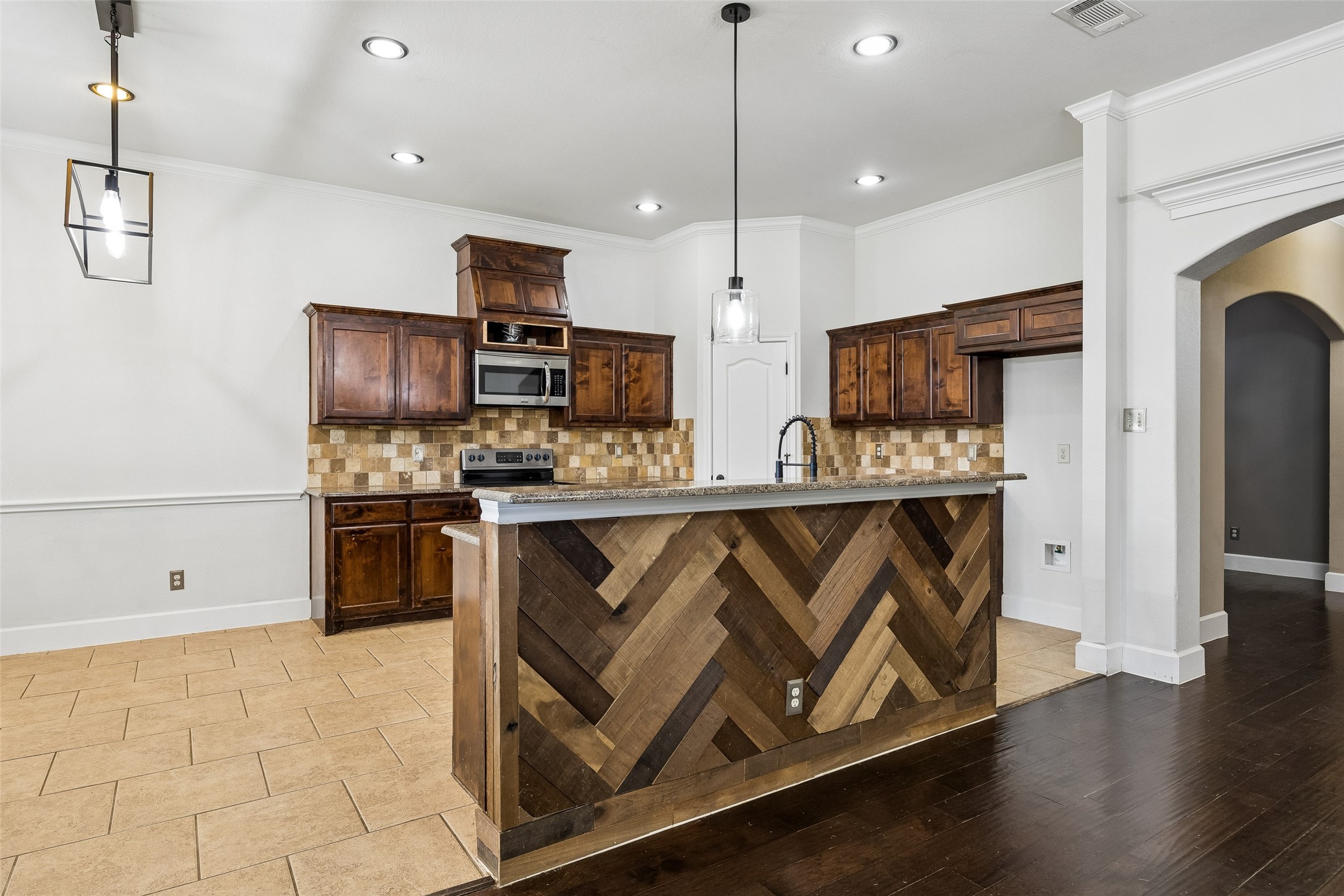 300 Madison Street Burleson TX 76028