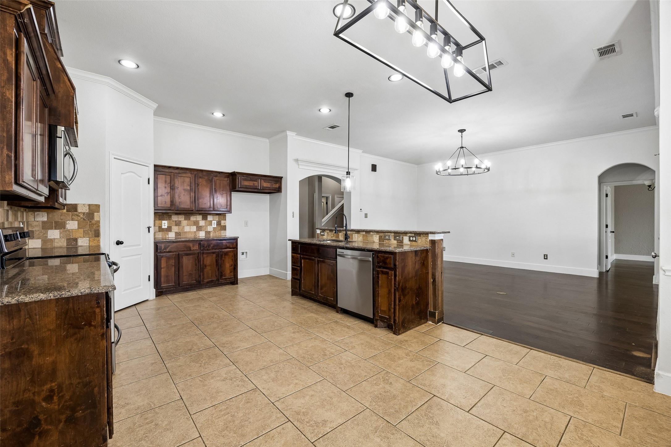 300 Madison Street Burleson TX 76028