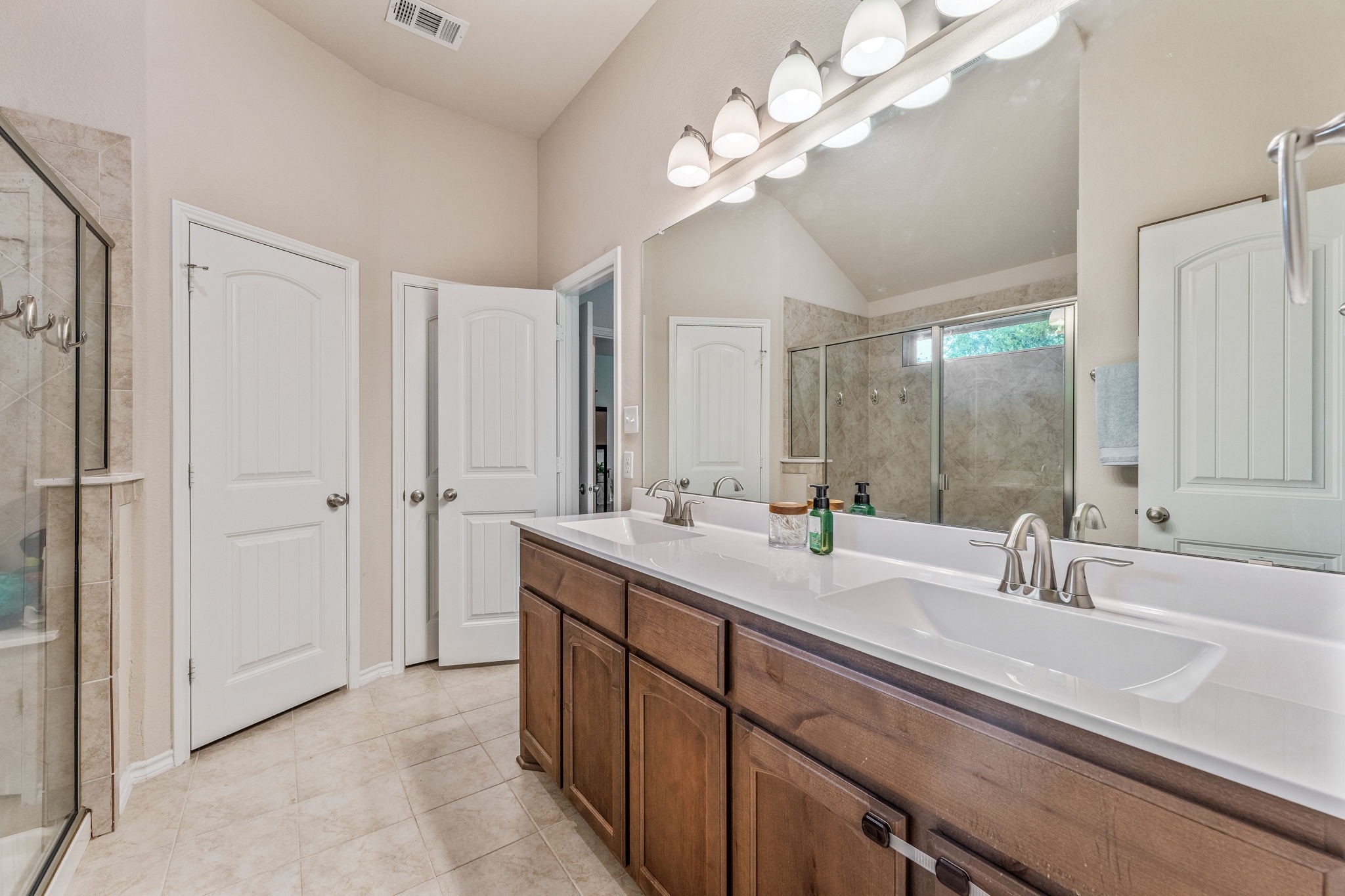 4304 Lucero Drive Granbury TX 76048