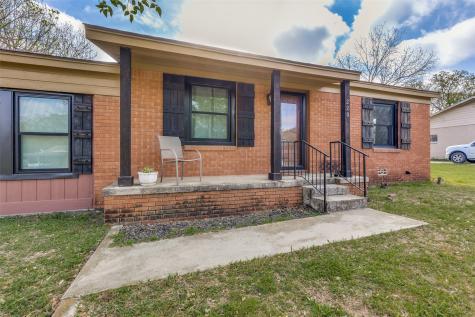 220 N Jarvis Lane Azle TX 76020