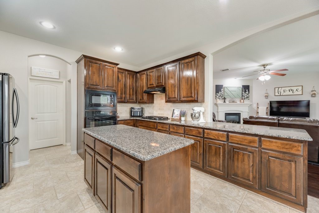 1104 Hondo Lane Forney TX 75126