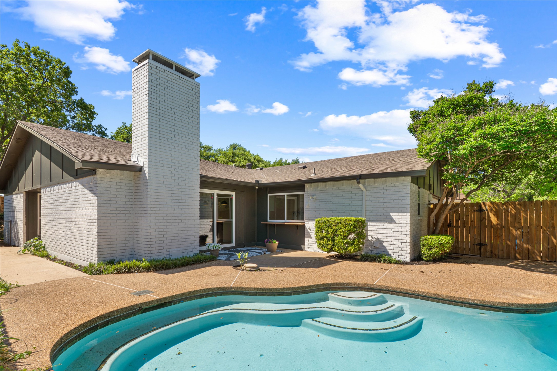 8617 Baumgarten Drive Dallas TX 75228