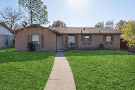 702 Laguna Drive Garland TX 75043