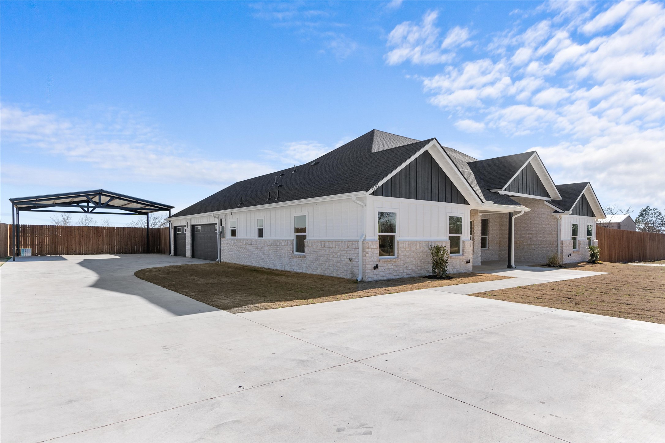 1121 County Road 4104 Greenville TX 75401