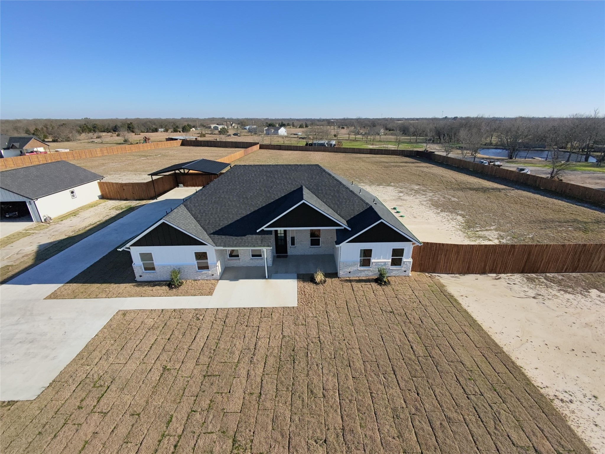 1121 County Road 4104 Greenville TX 75401