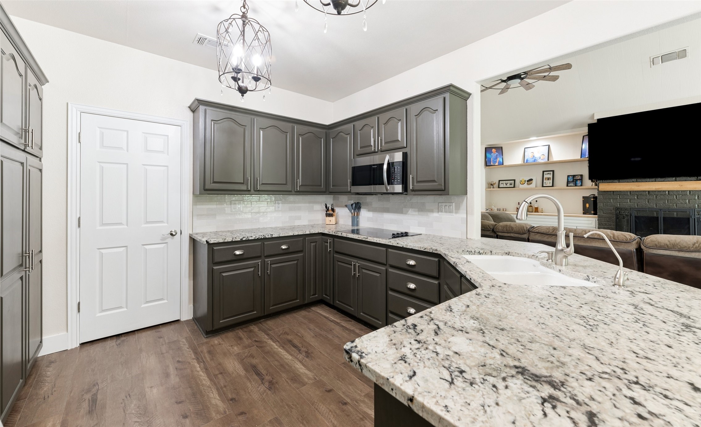 109 Enchanted Drive Enchanted Oaks TX 75156