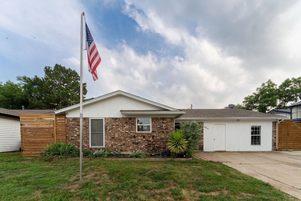 654 Sweetbriar Drive Lewisville TX 75067