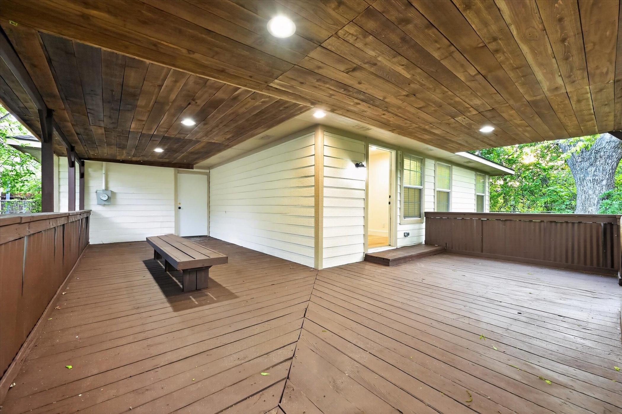 1612 W Bond Street Denison TX 75020
