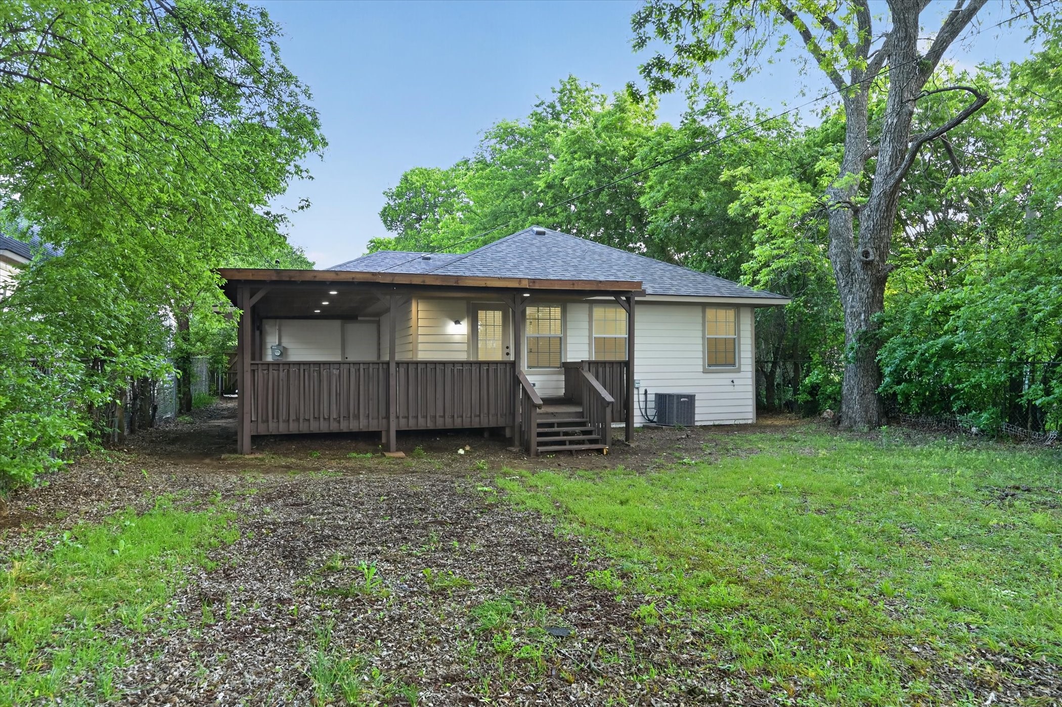 1612 W Bond Street Denison TX 75020