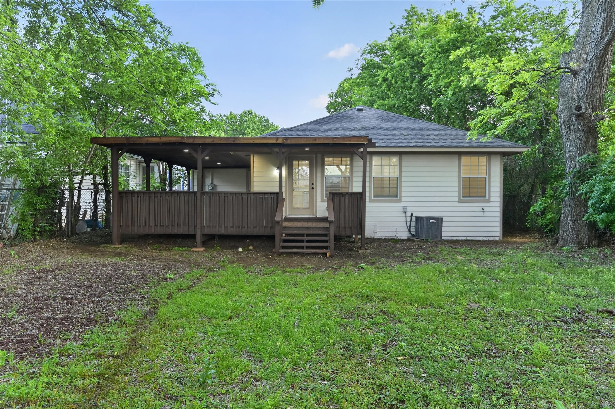 1612 W Bond Street Denison TX 75020