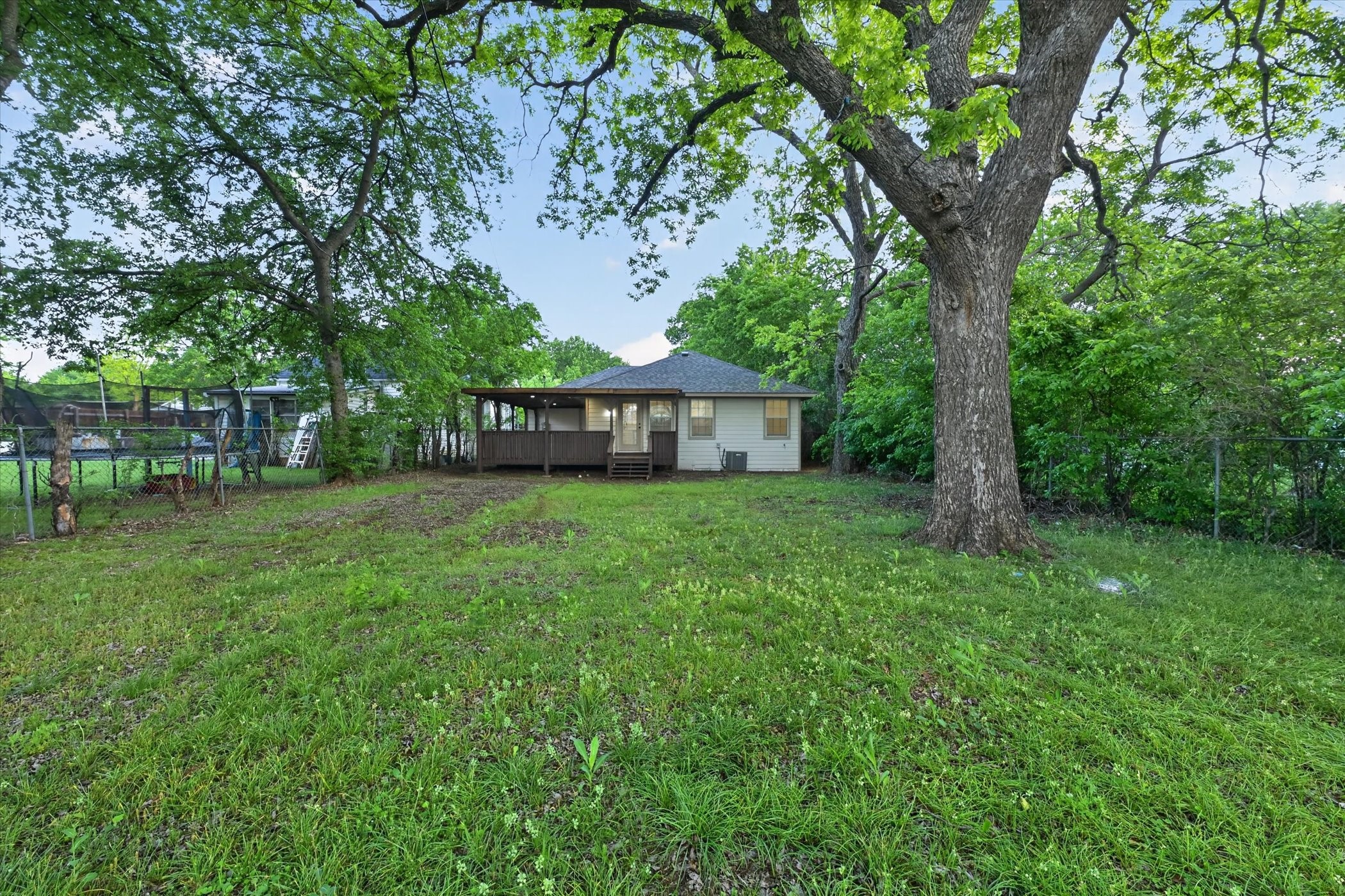 1612 W Bond Street Denison TX 75020