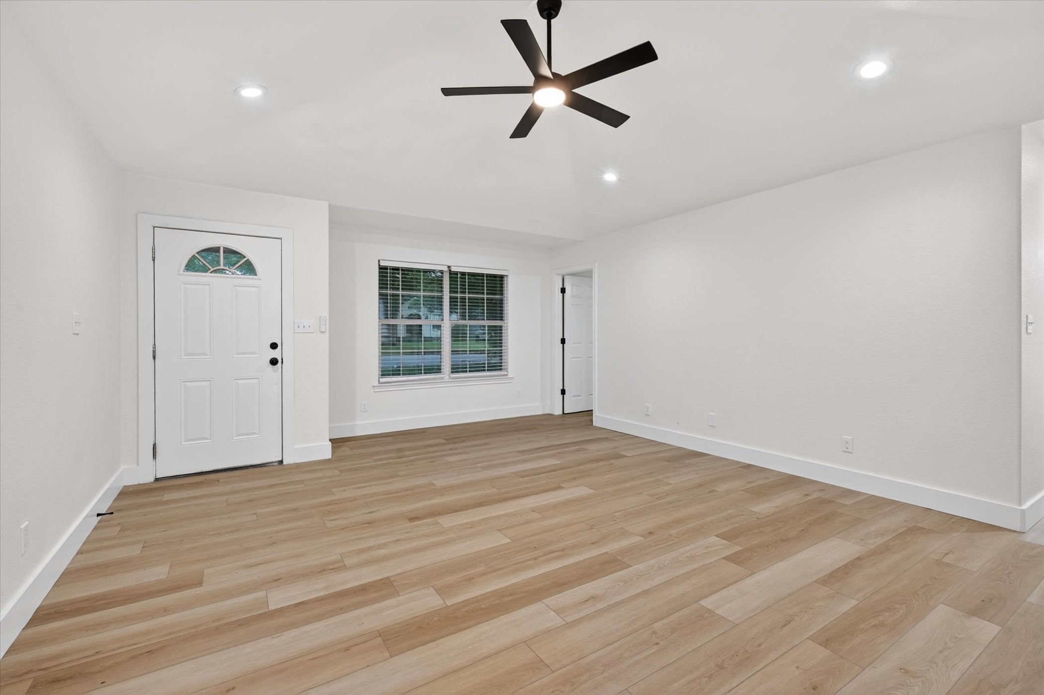 1612 W Bond Street Denison TX 75020