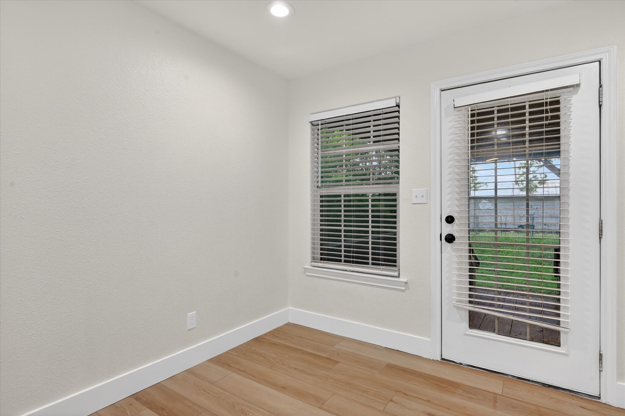 1612 W Bond Street Denison TX 75020