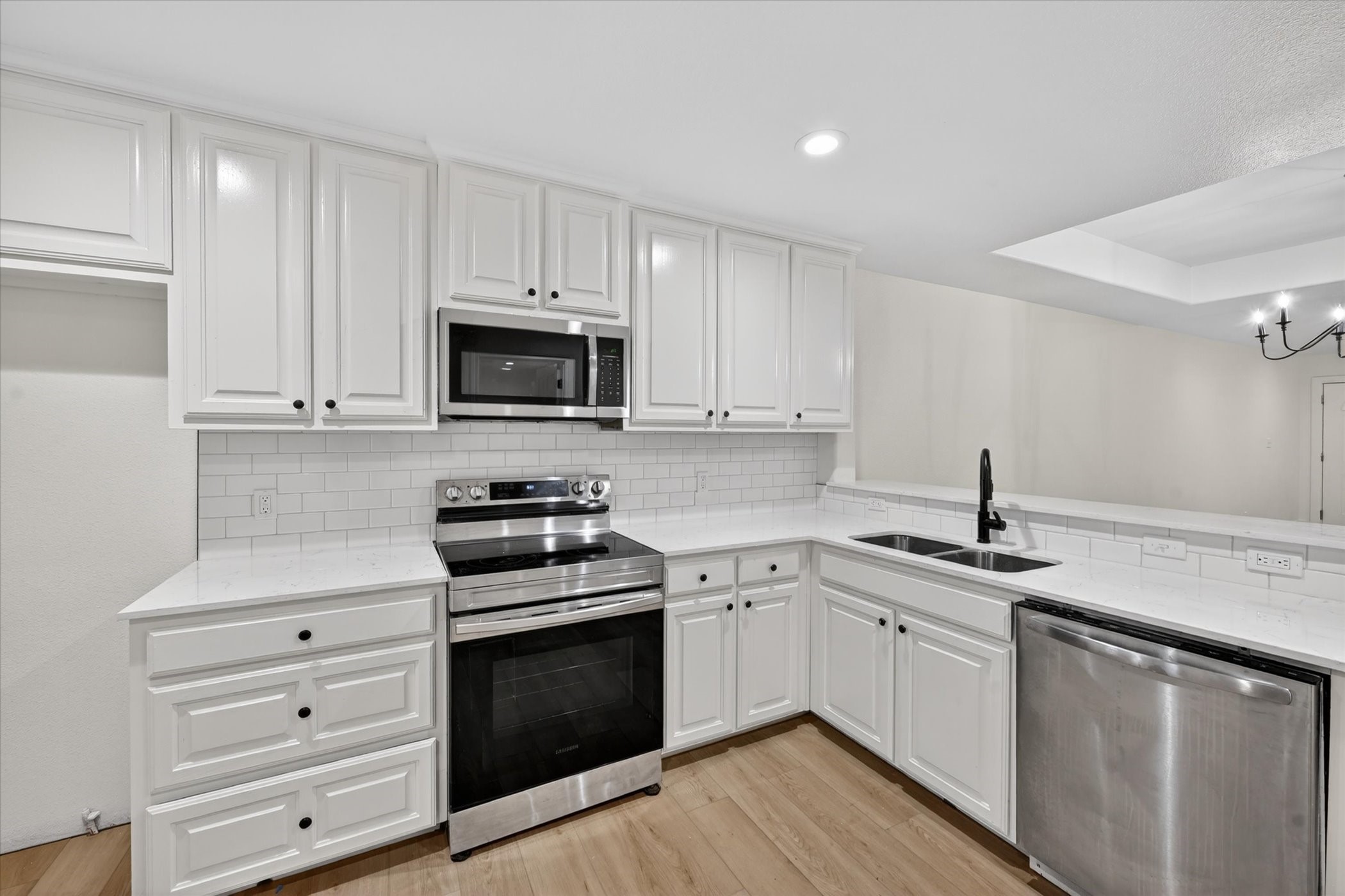 1612 W Bond Street Denison TX 75020