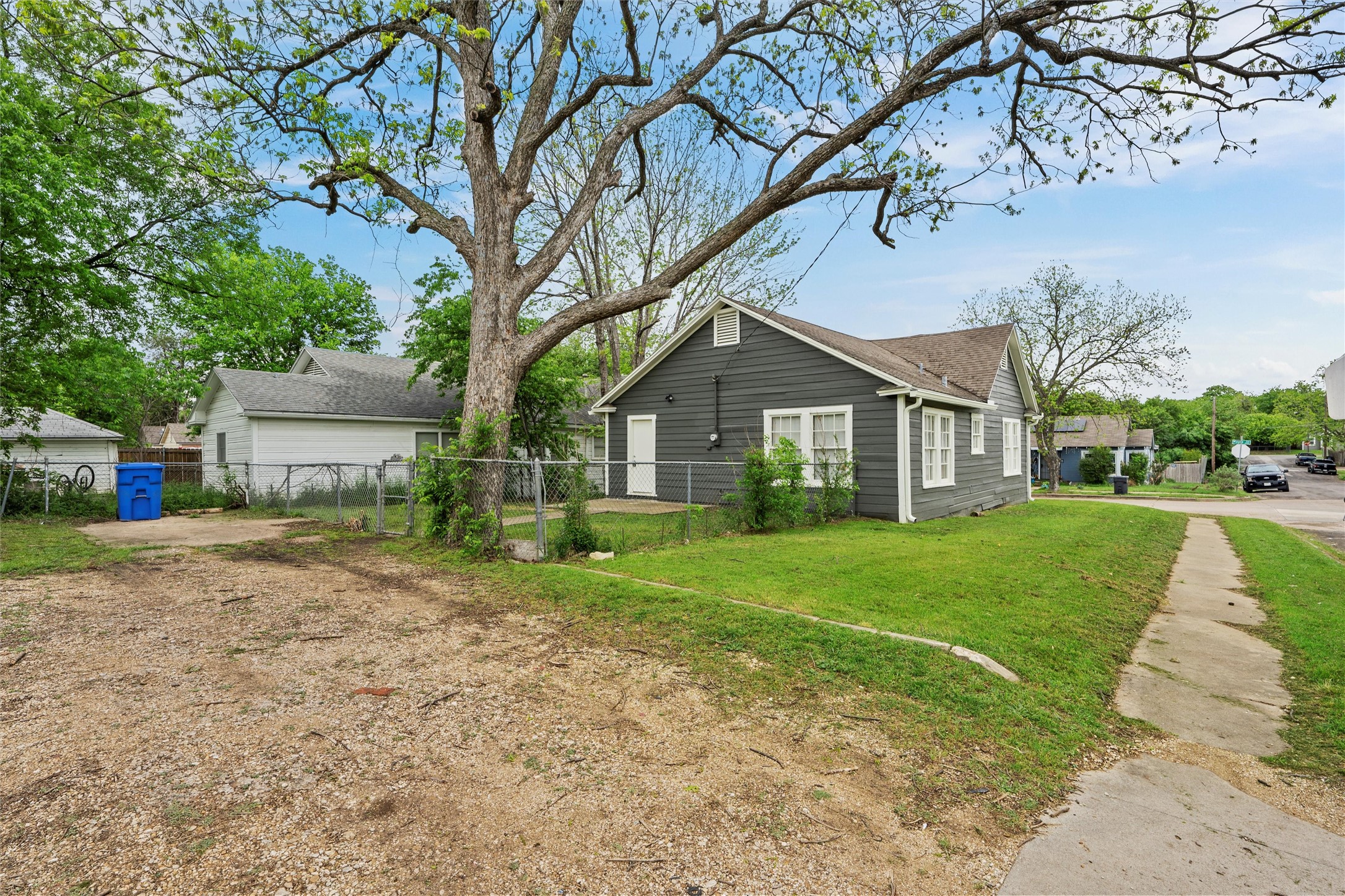 2225 Maple Avenue Waco TX 76707