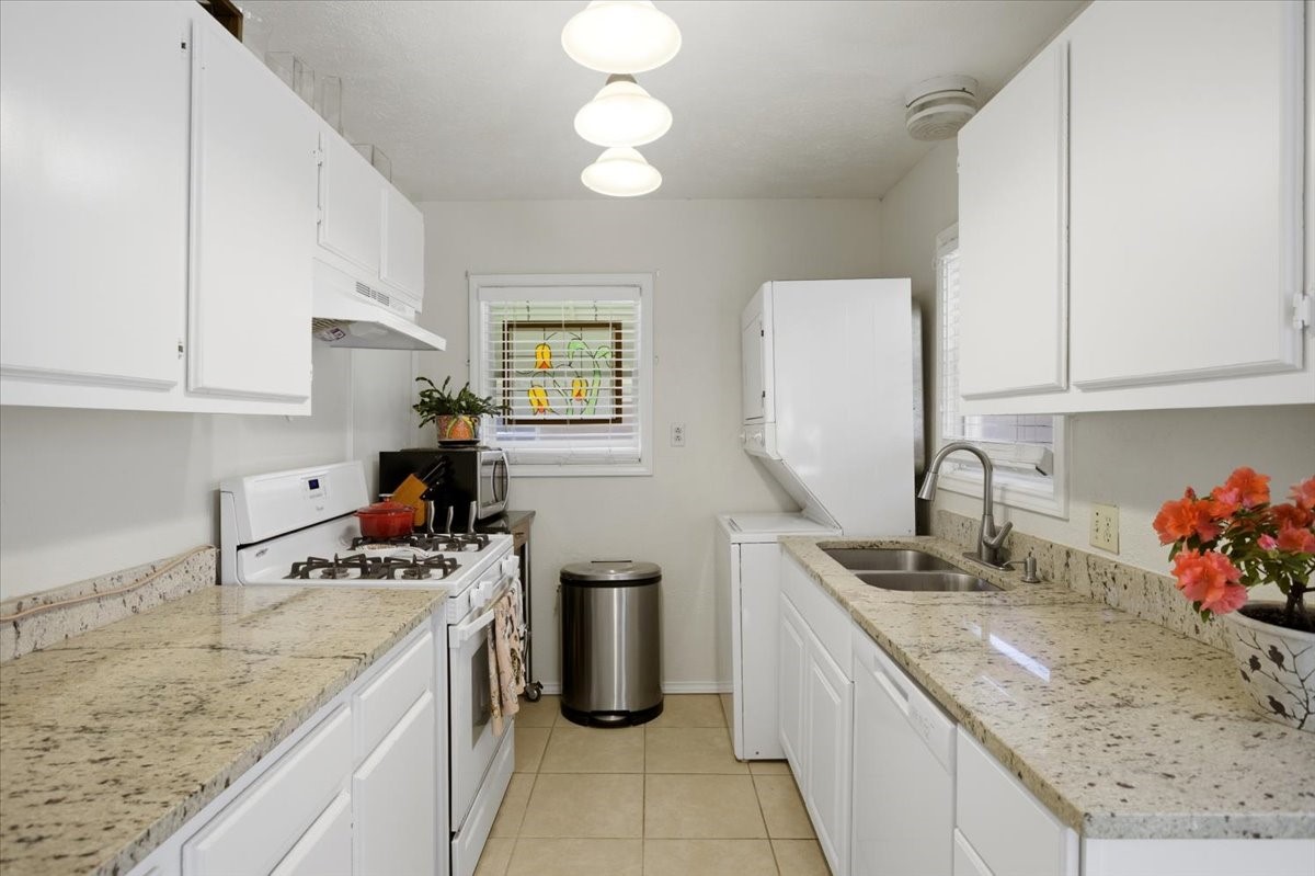 3105 W Devitt Street Fort Worth TX 76109