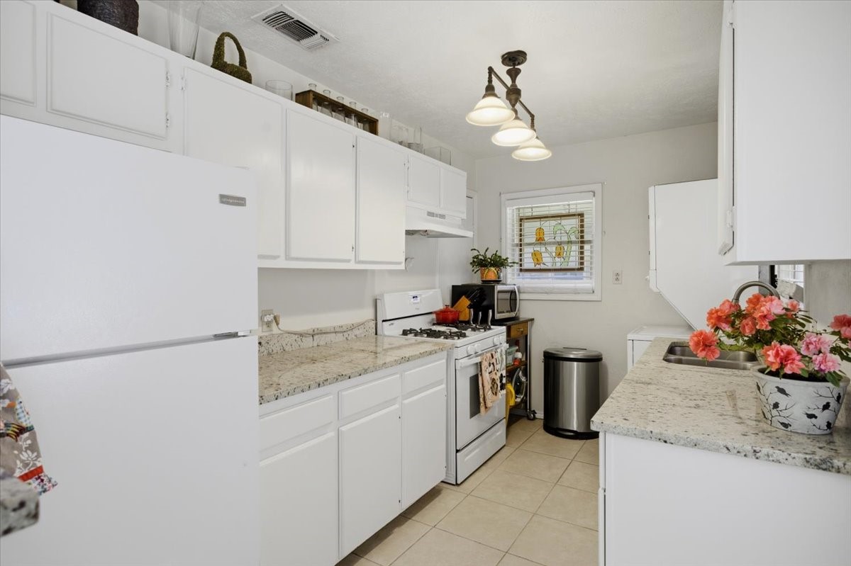 3105 W Devitt Street Fort Worth TX 76109
