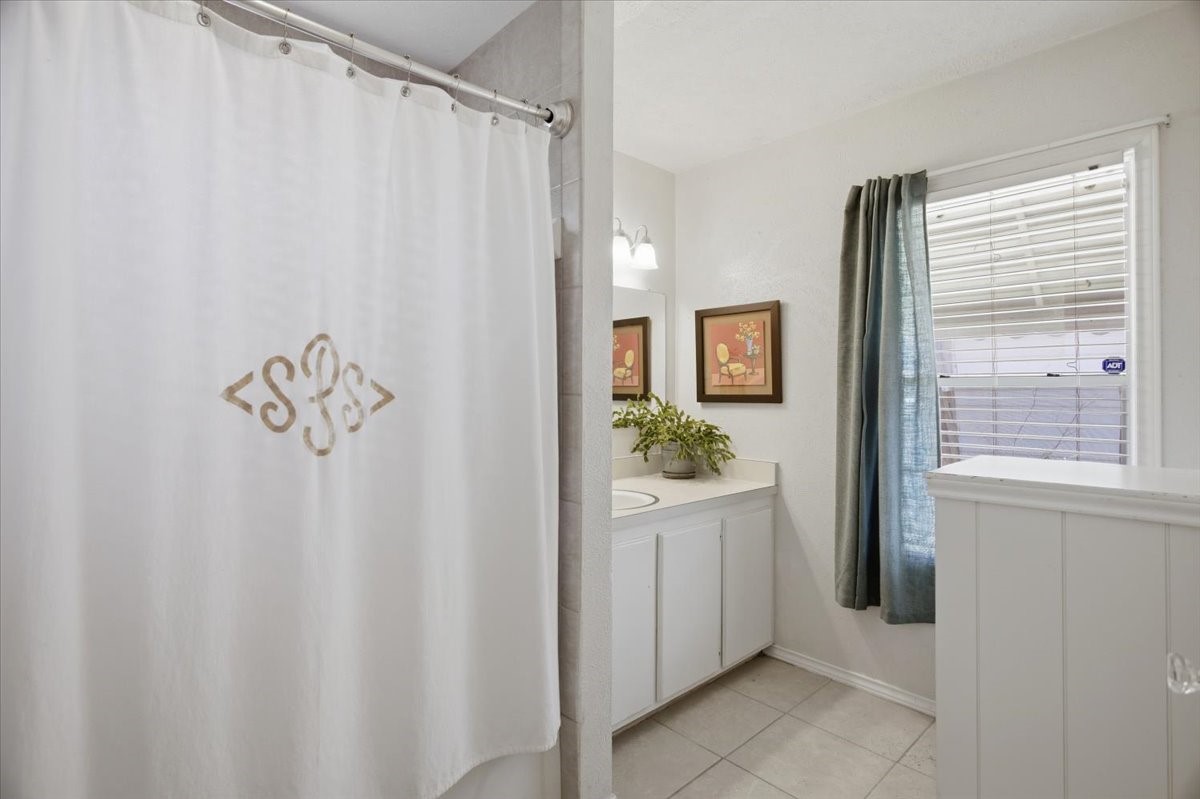 3105 W Devitt Street Fort Worth TX 76109
