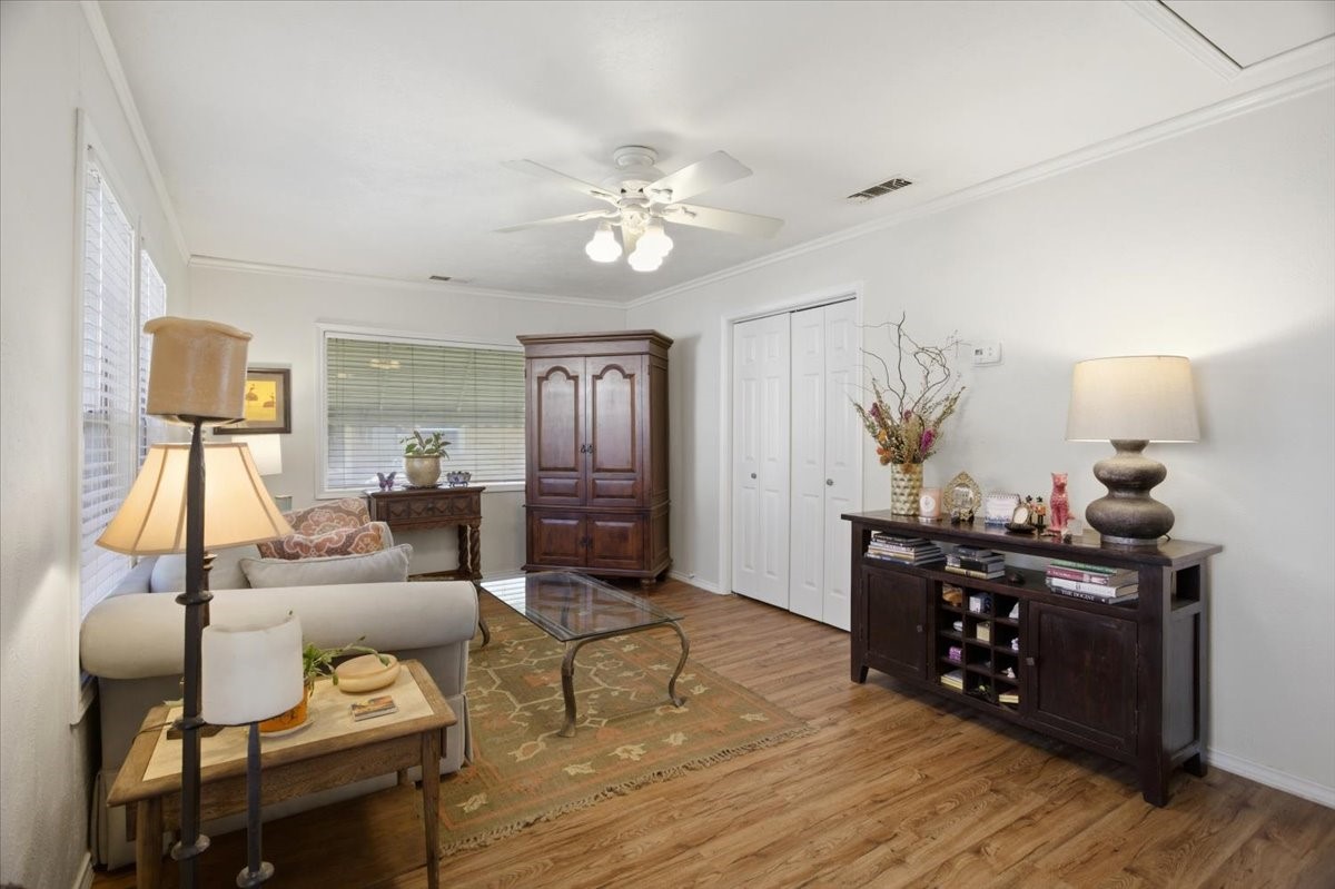 3105 W Devitt Street Fort Worth TX 76109