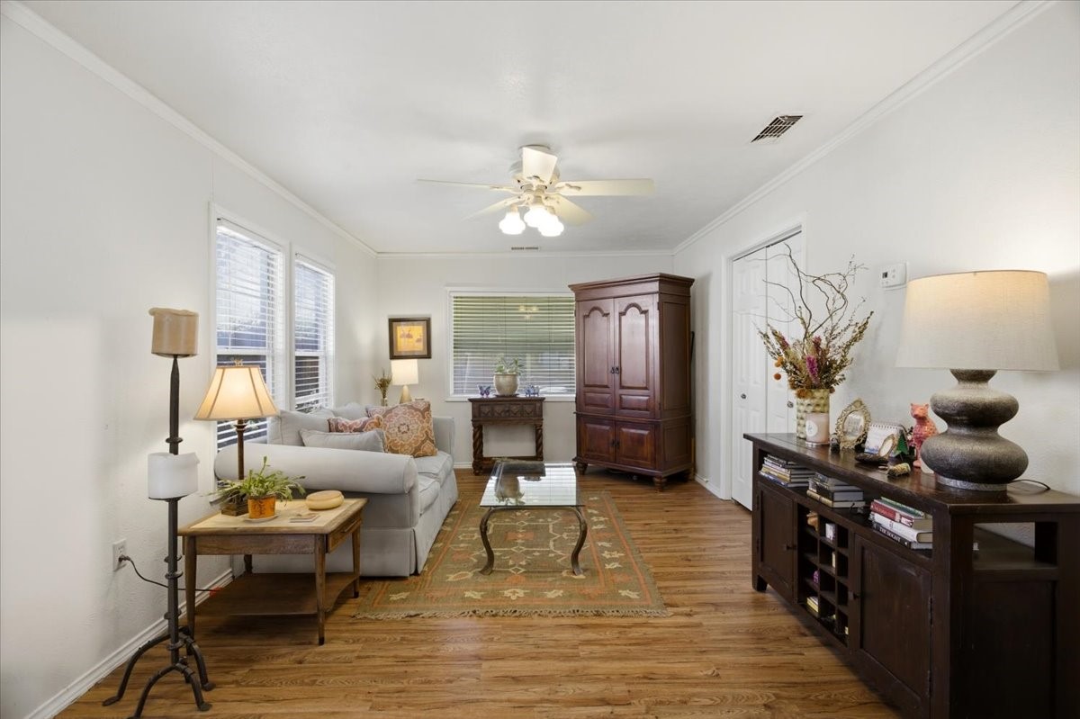 3105 W Devitt Street Fort Worth TX 76109