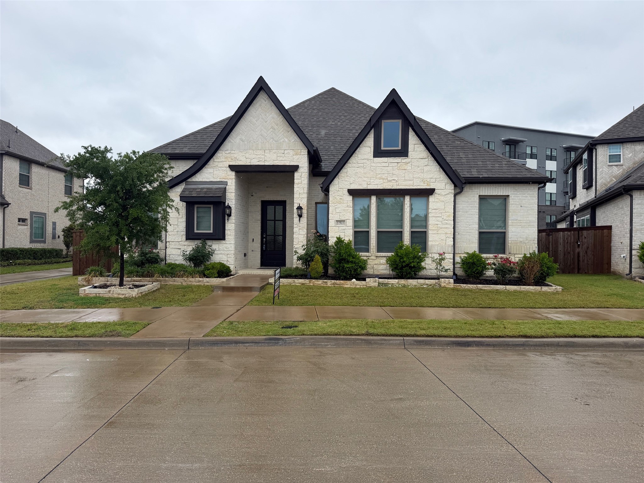 12513 Royal Oaks Lane Farmers Branch TX 75234