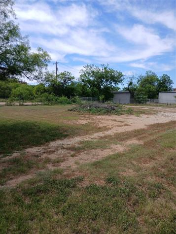 916 Austin Street Coleman TX 76834