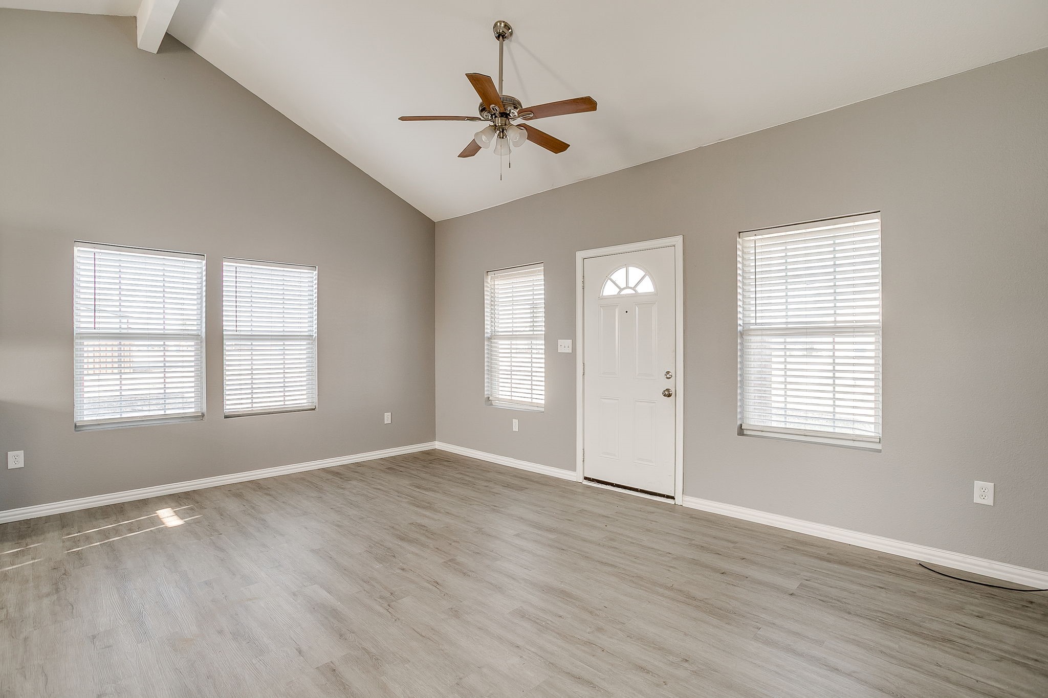 606 S Aquilla Street Itasca TX 76055