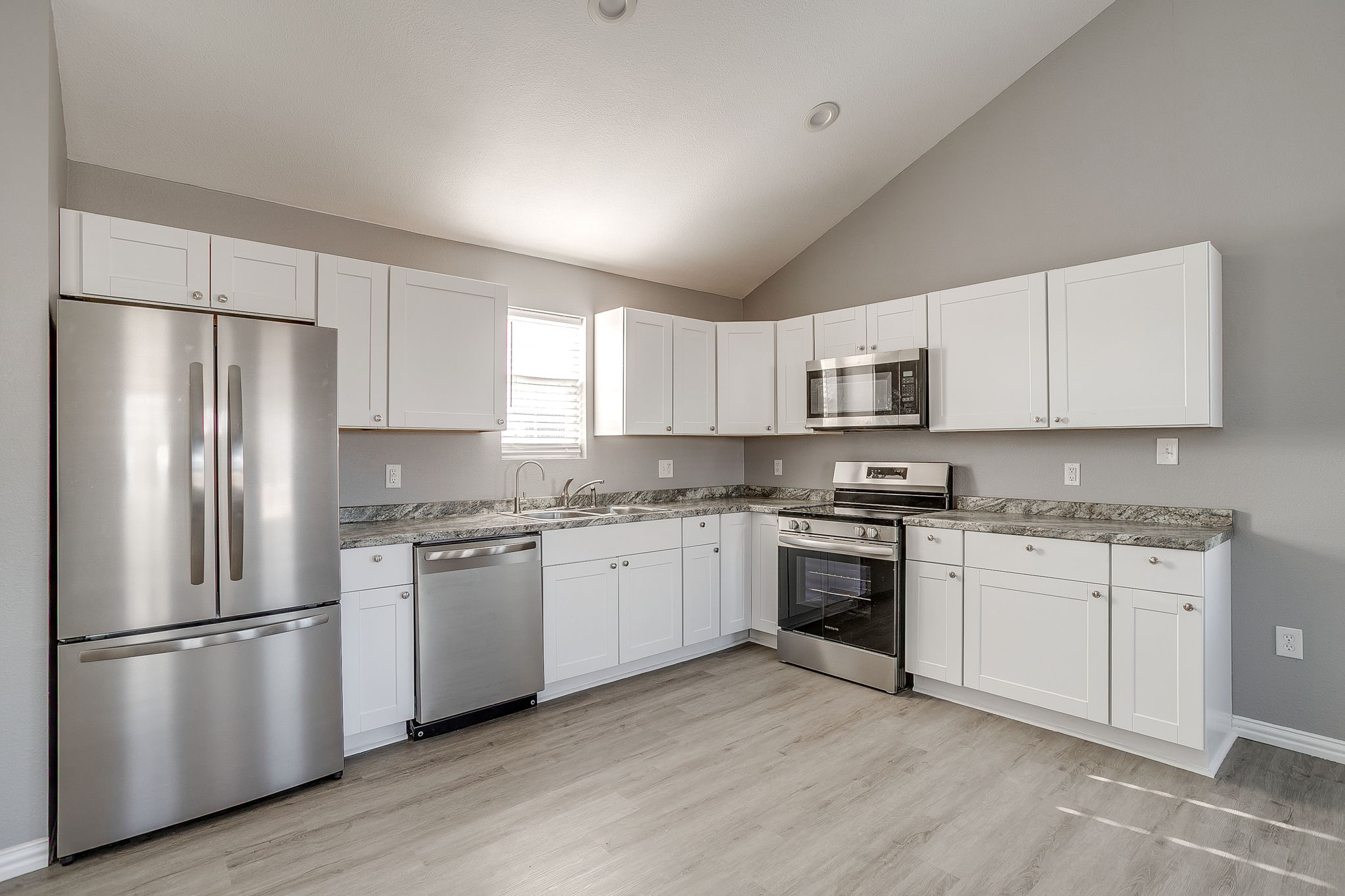 606 S Aquilla Street Itasca TX 76055