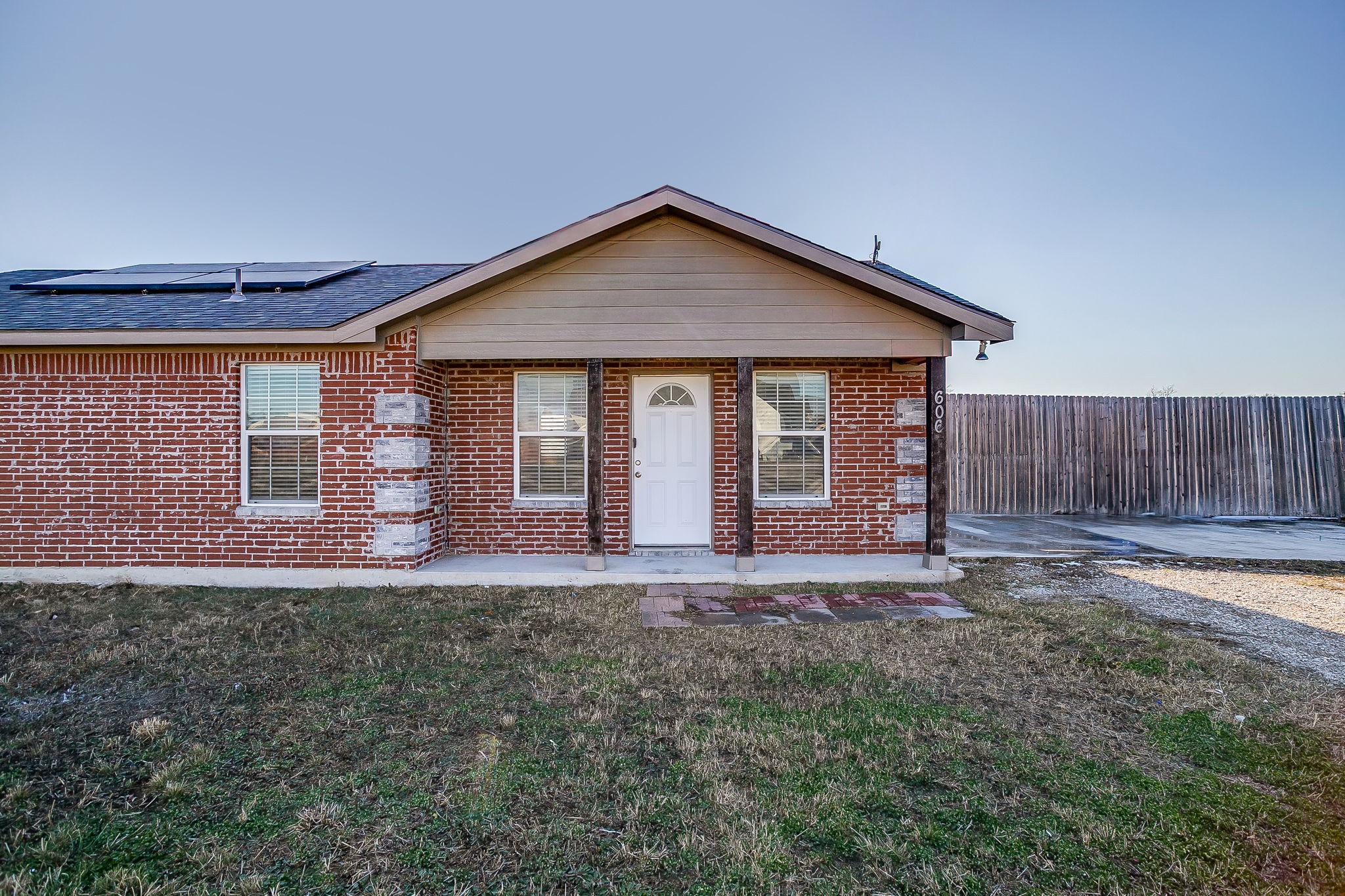 606 S Aquilla Street Itasca TX 76055