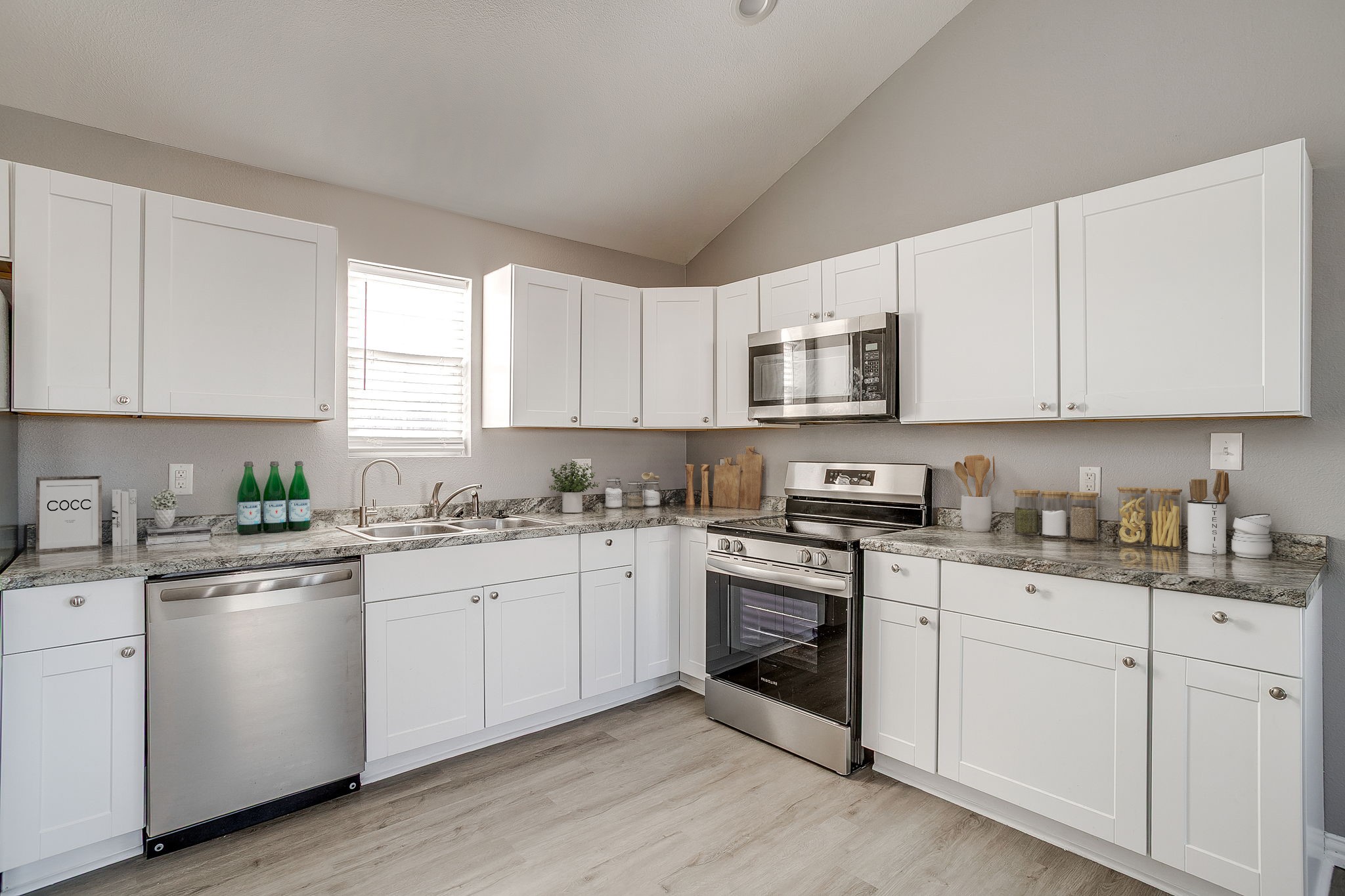 606 S Aquilla Street Itasca TX 76055