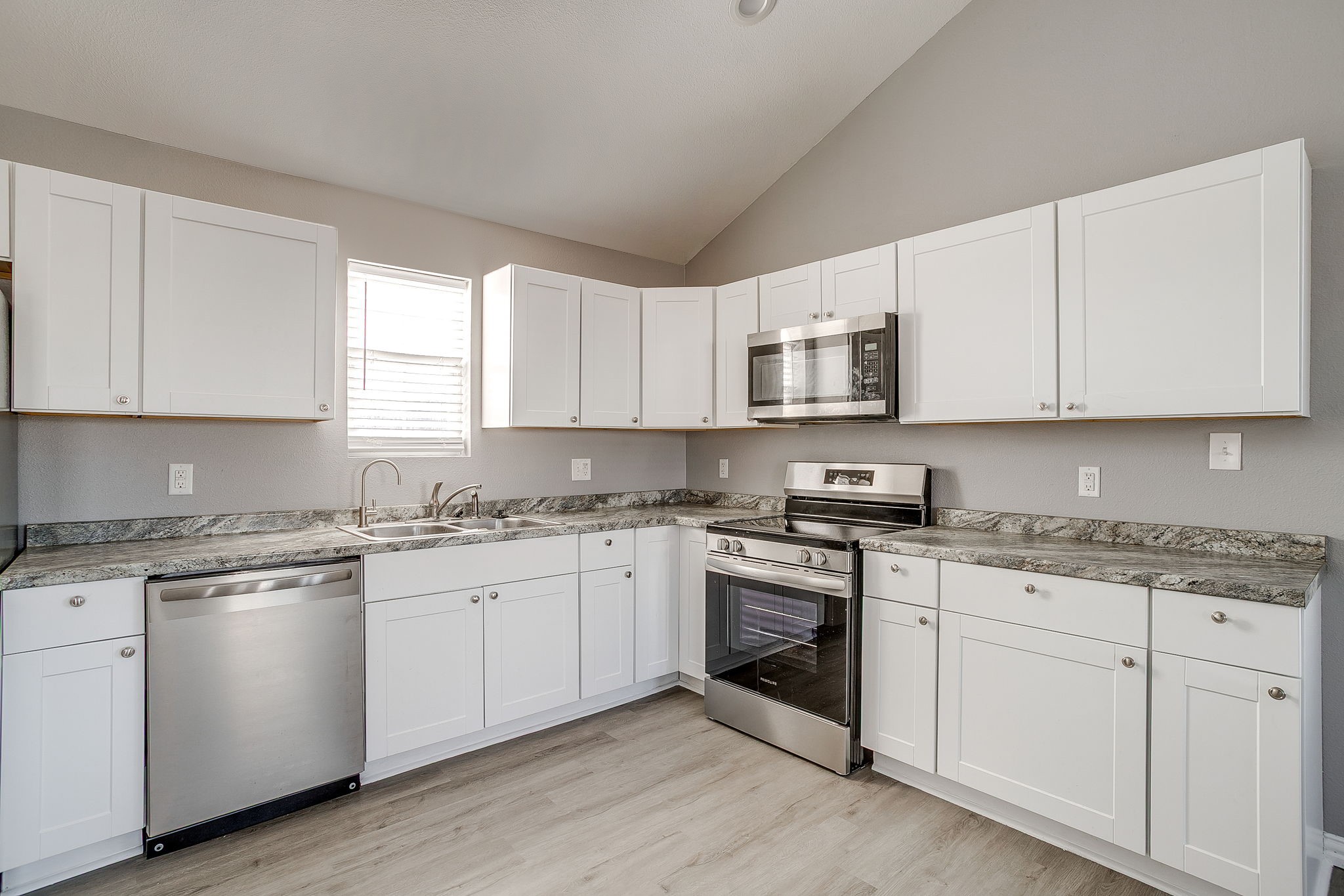 606 S Aquilla Street Itasca TX 76055